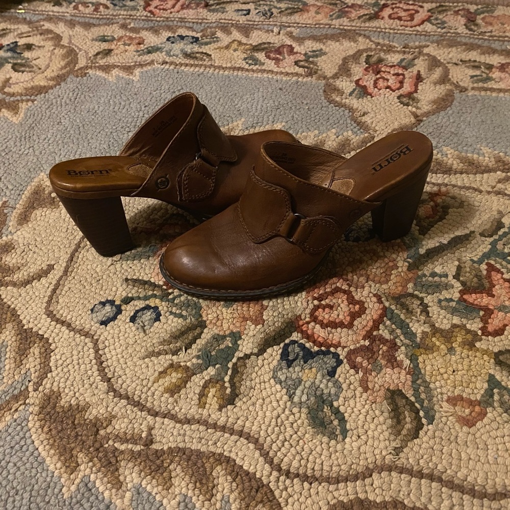 Like new Leather Born sz 7 backless ankle boots with heel